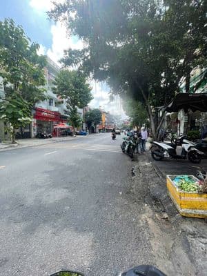 Cho thuê nhà mặt tiền đường số 1 dt 12x20m hiện trạng 2 căn 2l