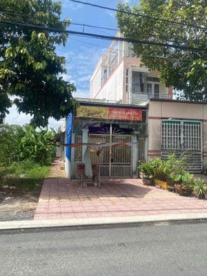 Cần bán nhà nền gốc