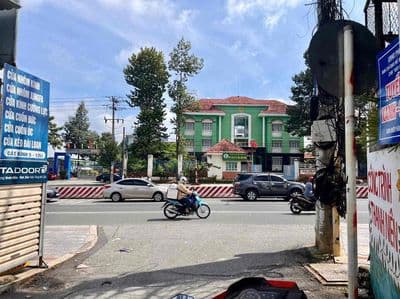 Bán đất tặng căn nhà cấp 4 và 2 kiot Chánh Mỹ-TDM gần Ql13 giá êm