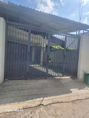 Hẻm xe hơi dtsd 150m² trệt gác pk 3pn hẻm hông cữa hậutt sân cổng rộng