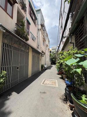 Chủ gấp - nhà 3 tầng đường số tân quy - hxh - ngang 4.7 - 74m2