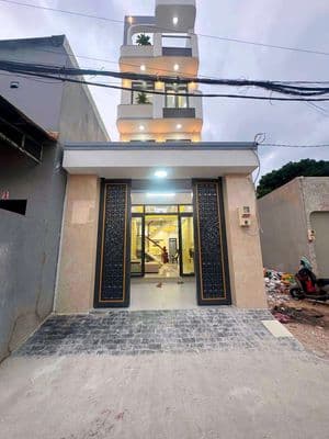 Nhà 4 tầng btct mới đẹp – 73m² – hẻm ô tô thông thị trấn – sát chợ hm