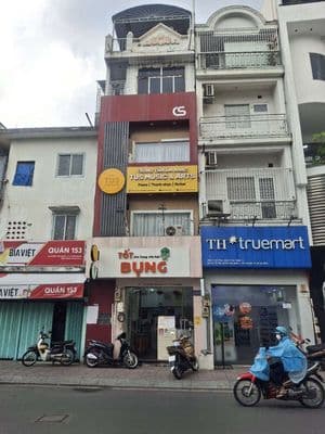 cho thuê nhà mặt tiền đường Huỳnh Văn bánh 4 tầng, sân thượng