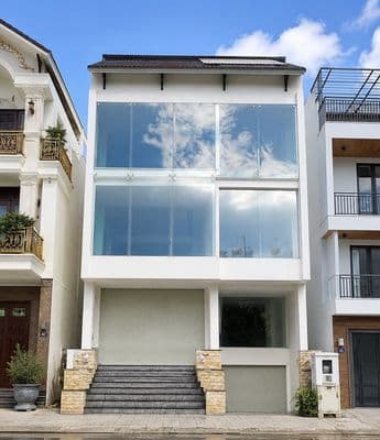 Cho thuê Nhà 8x18m hầm 3 lầu 400M2 Sử Dụng p.Thạch Mỹ Lợi-giá 45TR