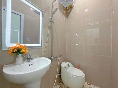 222 cho thuê nhà mới 3 tầng 3 mê – 4pn 4wc, full nội thất mới 100%