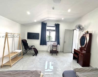 Cho thuê căn hộ áp mái 1 pn fnt ban công đ. nguyễn lương bằng