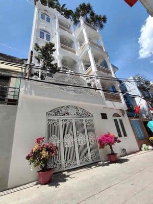 Cho Thuê Nguyên Căn 7.5x13m 4L 8P - 44tr/th Đường Lâm Văn Bền Q7