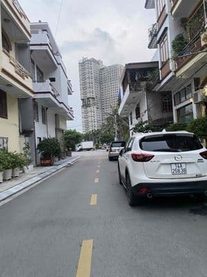 bán nhà thuận tiện kinh doanh
