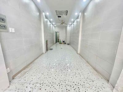 Mặt tiền đông xe full máy lạnh xây mới 100%