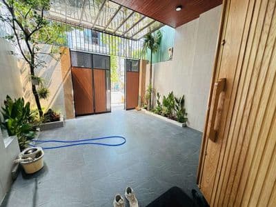 Cho thuê nhà mới xây – cạnh công viên hồ nghinh