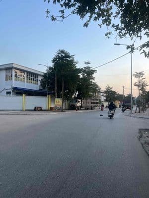 Chính chủ bán đất mặt đường đông mỹ