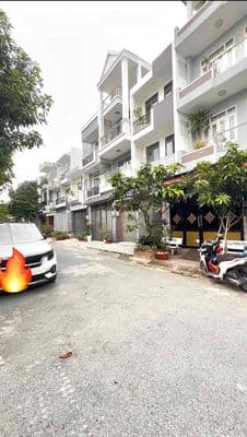 Đất Lê Văn Việt Tăng Nhơn Phú, 68m2, hẻm 6m, thổ cư, 4.5 tỷ