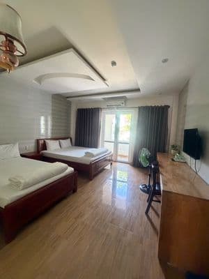 Khách sạn kd cực tốt, doanh thu 1 tỷ 2/ năm, nhỉnh 18ty, hot nhất kv