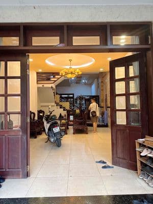 Cho thuê nhà 5x23m, 1 trệt 2 lầu ST, 5 phòng, làm VP hoặc ở đẹp