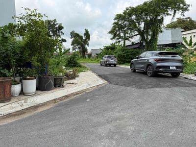Đất h i ế m còn sót lại - gần hoàng quốc việt - đường 8m - nhỉnh 8 tỷ