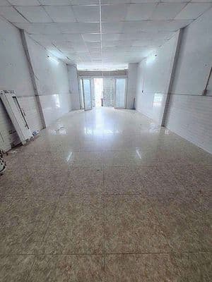 Cho thuê nhà 5 x 16m trệt gác lửng 2pn gần lê trọng tấn