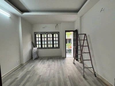 Hơn 250m2 sử dụng - 3 tầng - 7 phòng - số 702 sư vạn hạnh, quận 10
