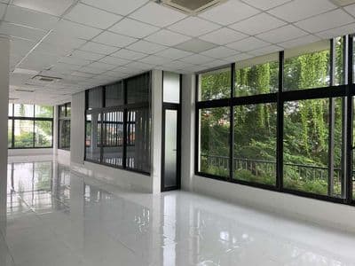 Cho thuê văn phòng rộng 120m2 ngay cầu hòa xuân