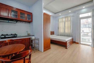 Thuê phòng đi bộ tới ĐH Hồng Bàng,UEF có ban công,an ninh,nội thất
