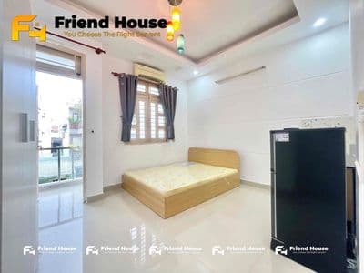 Phòng bancol full nội thất 30m2 mới xây ngay công viên Làng Hoa