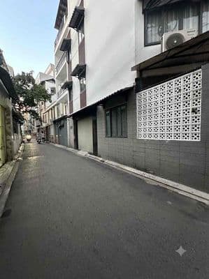 Căn góc 2 mặt tiền giáp cư xá bắc hải – nhà mới 5 tầng hiện đại .