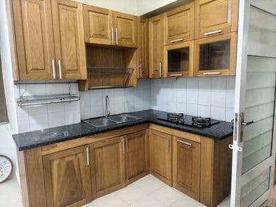 Cho thuê căn hộ có đủ nội thất nhà mới