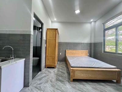 Cho thuê phòng mới xây, ban công thoáng, ngay đại học văn lang