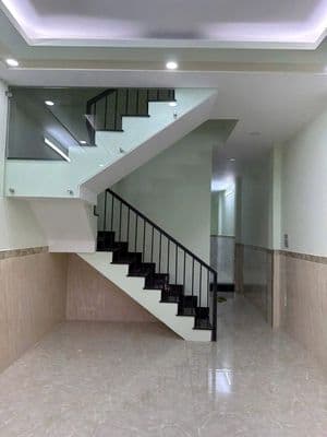 Cho thuê nhà nguyên căn mặt tiền đường số 3 có thang máy, p9 gv