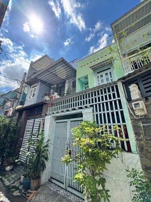 Nhà ngay đại học Công Nghiệp 4 - DT: 55m2 đất công nhận- 3 phòng ngủ