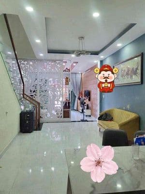 Cần bán căn nhà 2 Mê sát chợ Hoà Xuân, mặt tiền đường Lỗ Giáng 1