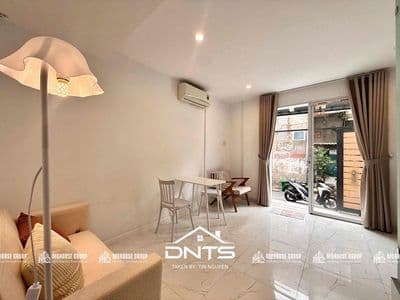 Cho Thuê 1PN Có Sân Trước 40m2 Sát Cầu Ba Son, Đường Nguyễn Hữu Cảnh