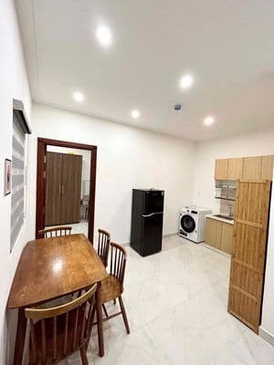 Căn hộ 2pn 2wc full nt cao cấp ngay sân bay thang máy hầm xe bảo vệ