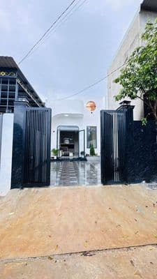 Nhà mới 3 phòng ngủ, 3wc, tặng nội thất
