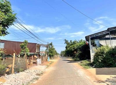 Mặt Tiền D10 Buôn Ju Tân An gần trường Cao Bá Quát