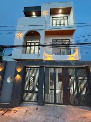Bán nhà Phường Phú Hòa, Thủ Dầu Một, 7m ngang, 3 lầu