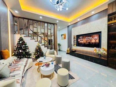 Bán nhà Ngọc Lâm, Thông Nguyễn Văn Cừ, 52m2, 4 tầng, tặng nội thất