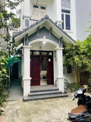 Bán Biệt thự sân vườn 130m2 Ngọc Thụy, 3 tầng, ô tô