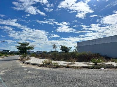 Bán lô góc 2mt phi bình 5 - phi bình 8 270m2 chỉ 15 tỷ