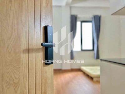 Studio cửa sổ thoáng - thang máy - phí rẻ, trống sẵn !