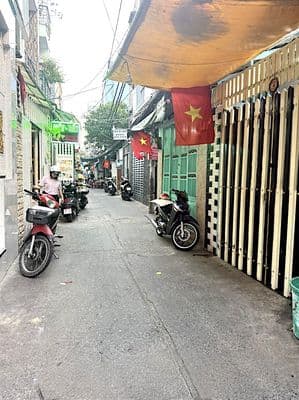 Đoàn văn bơ- q4 - nhà mới 2 tầng - hẻm 3 gác thông - cách mặt tiền 60m