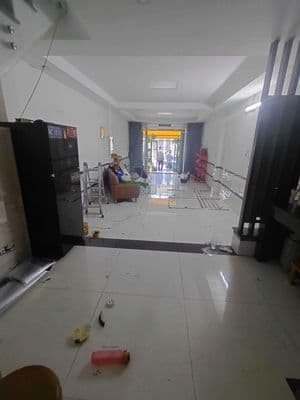 Cho thuê nhà hẻm xe tải nguyễn hữu tiến 4x17m 1 lầu 3pn sơn sửa mới