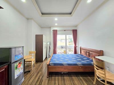 Cho Thuê Căn Hộ Full NT , Thang Máy , Ngay Đại Học UEH , Vạn Hạnh