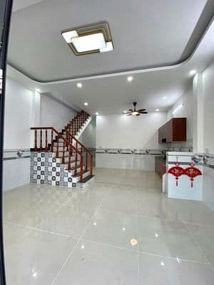 Nhà trệt lầu 3PN KDC Số 9 chỉ 7 triệu