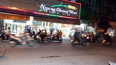 cho thuê mặt bằng trước nhà