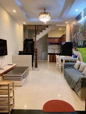 nhà nc mới đẹp full nội thất tr 2 lầu 2pn 3vs cao thắng P2 Q3