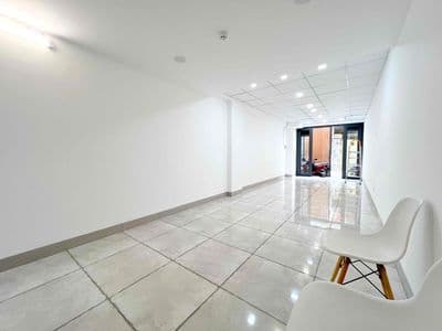 Mbkd, hxh 40m2 - khu vực sầm uất , đắc địa, đường út tịch , tân bình