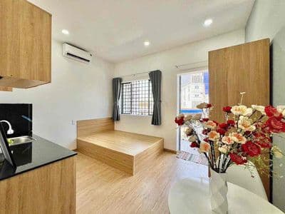 Studio ban công – Đường Lạc Long Quân, Tân Bình - Tiện qua Q10, PN, TP