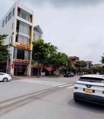 Bán nhà đất đấu giá lô góc 2 mặt đường to