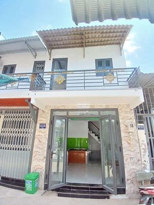Bán nhà số nhà huyện dân cư đông đúc dtsd: 40m2 hẻm thông 5m bê tông
