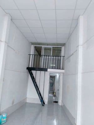 Nhà Cho thuê MẶT TIỀN Phạm Văn Đồng, 3x12m, gác lửng, vỉa hè rộng